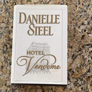 Danielle Steel Hotel Vendôme Hardcover Big Print Novel Book